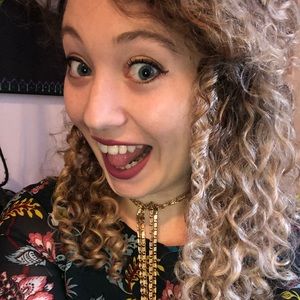 Meet your Posher, Whitney